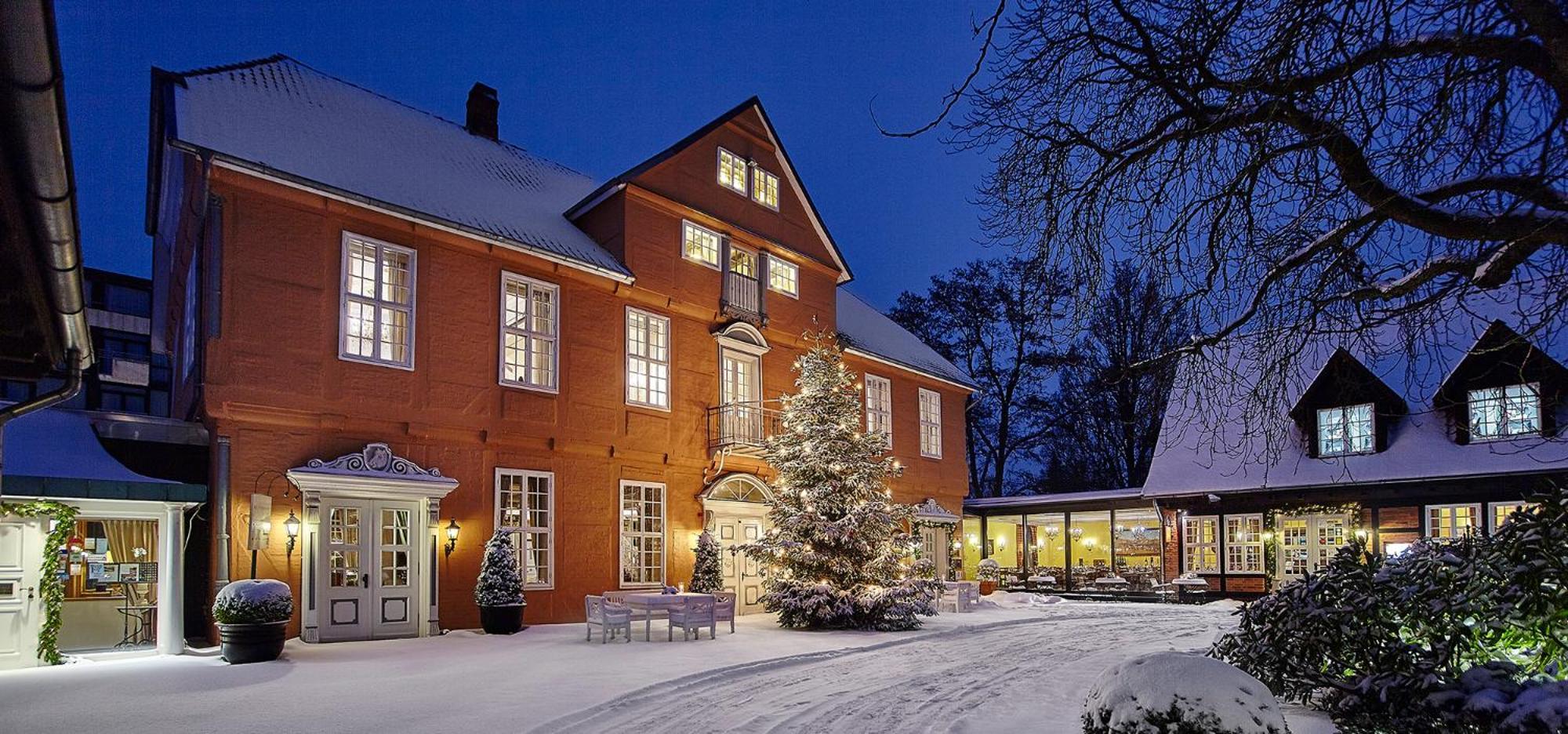 Althoff Hotel Fuerstenhof 첼레 외부 사진 The main building of the hotel