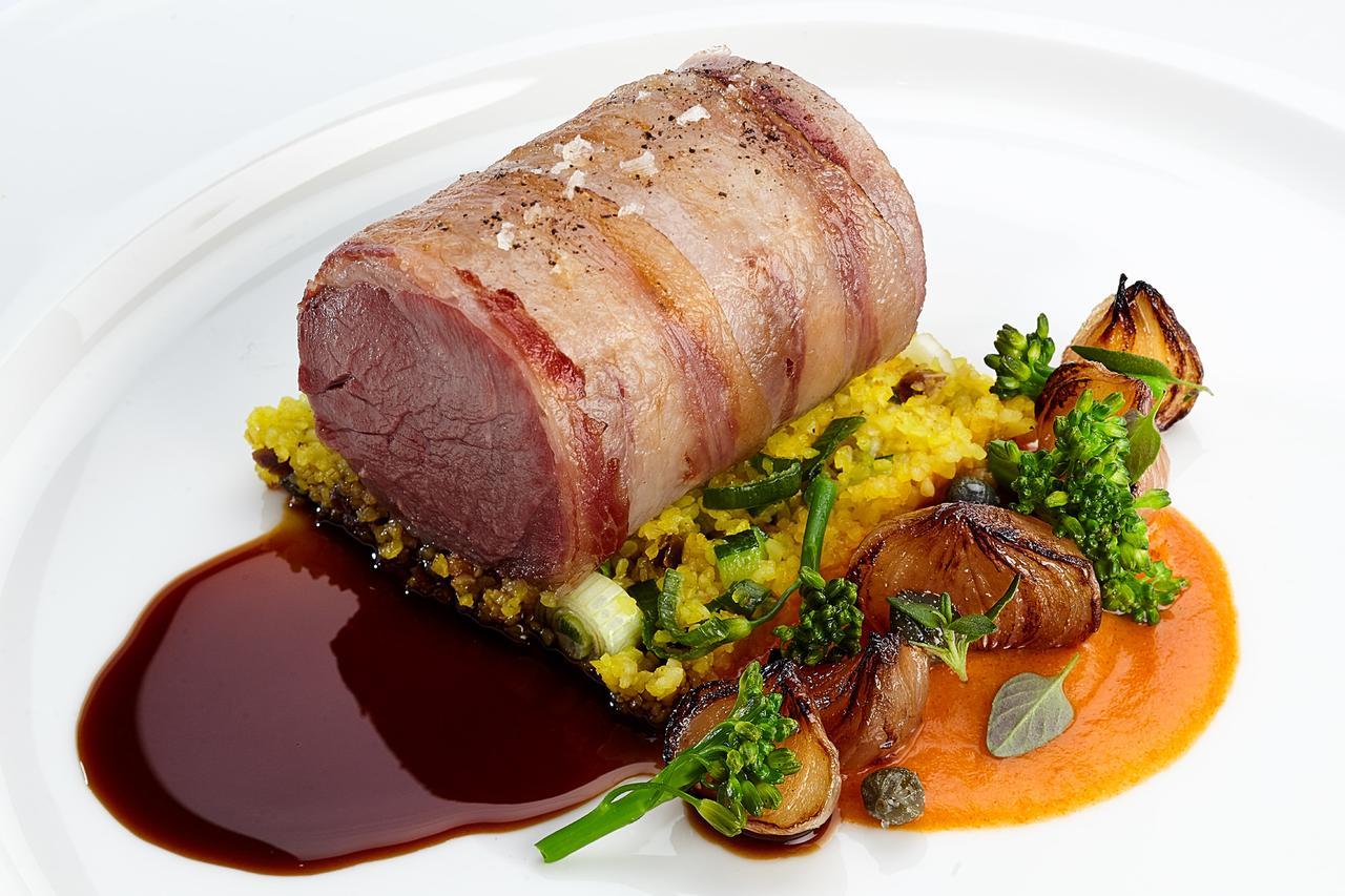 Althoff Hotel Fuerstenhof 첼레 외부 사진 A beef tenderloin