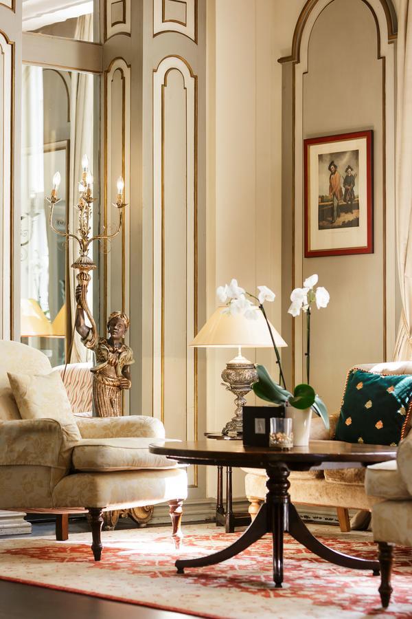 Althoff Hotel Fuerstenhof 첼레 외부 사진 A living room at the hotel